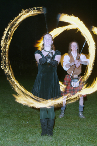 webassets/scottish_circus_fire_jugglers.jpg